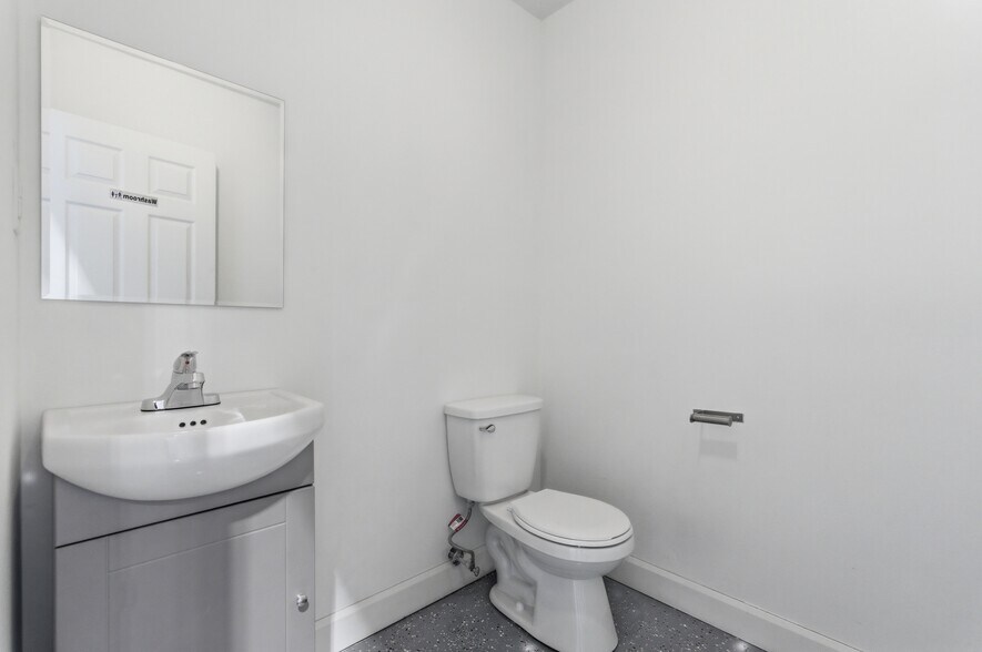 More Photos Of 397 Humberline Dr, Toronto Warehouse For Sale