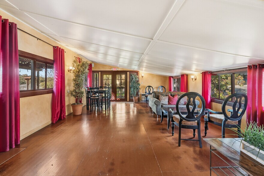 More Photos Of 5186 Gravenstein Hwy S, Sebastopol Restaurant For Sale