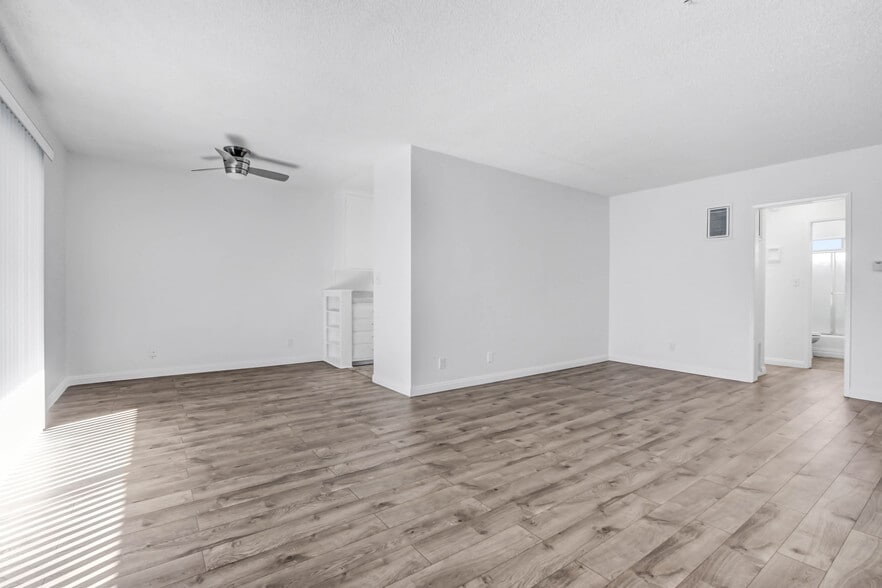 More Photos Of 3625 Mentone Ave, Los Angeles Apartments For Sale
