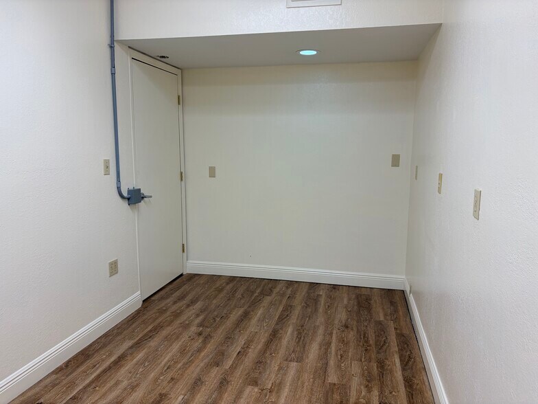More Photos Of 798 Clearlake Rd, Cocoa Industrial For Lease