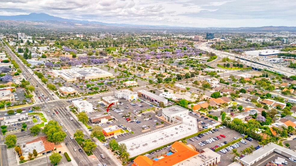 More Photos Of 1248 E 17th St, Santa Ana Freestanding For Sale