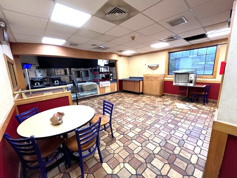 More Photos Of 1306 Memorial Blvd, Connellsville Fast Food For Lease