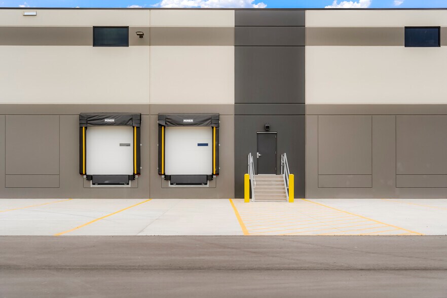 More Photos Of 8470 Launch Pt, Colorado Springs Warehouse For Lease