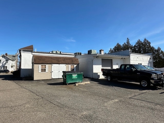 More Photos Of 20 John St, Amityville Storefront Retail Office For Lease