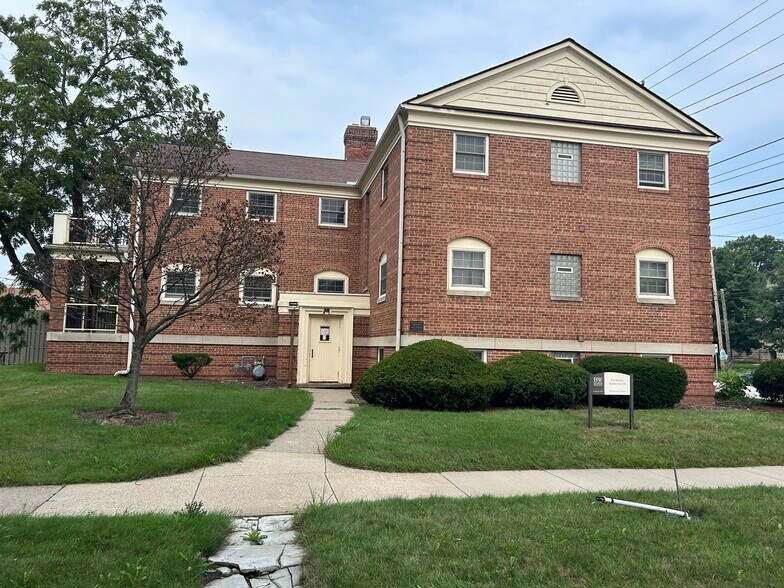 Primary Photo Of 219 Seminary St, Berea Dormitory For Sale