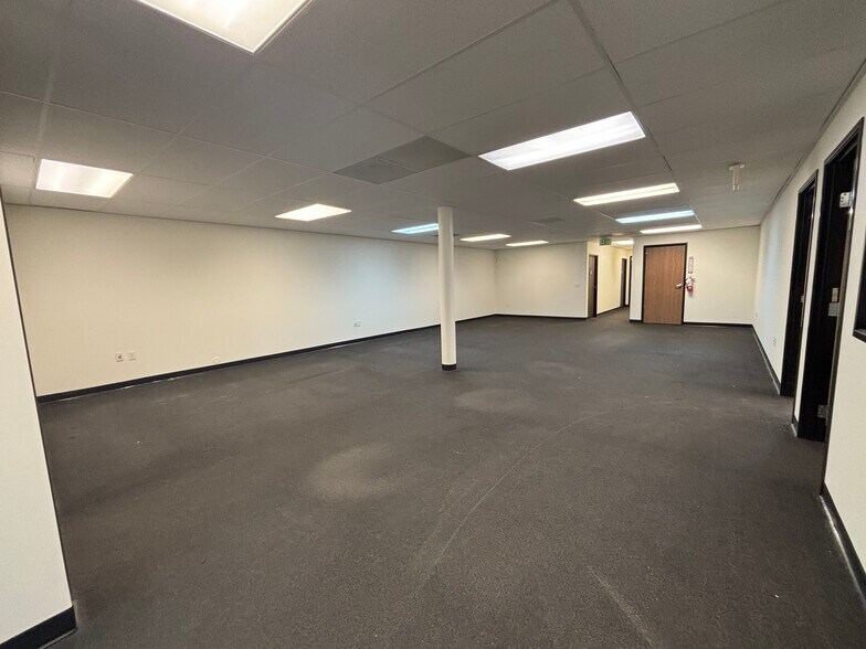 More Photos Of 15402-15432 Electronic Ln, Huntington Beach Flex For Sale