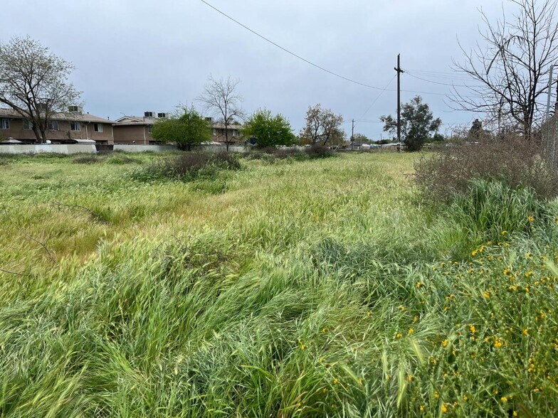 Primary Photo Of 1013 E Yosemite Ave, Madera Land For Sale