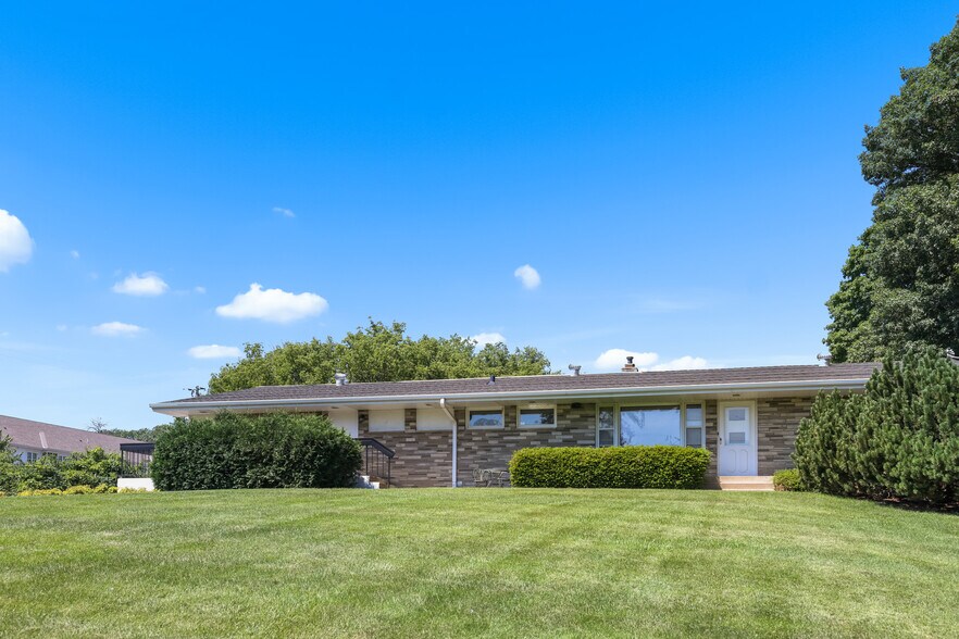 More Photos Of 1801 Commerce Blvd, Mound Funeral Home For Sale