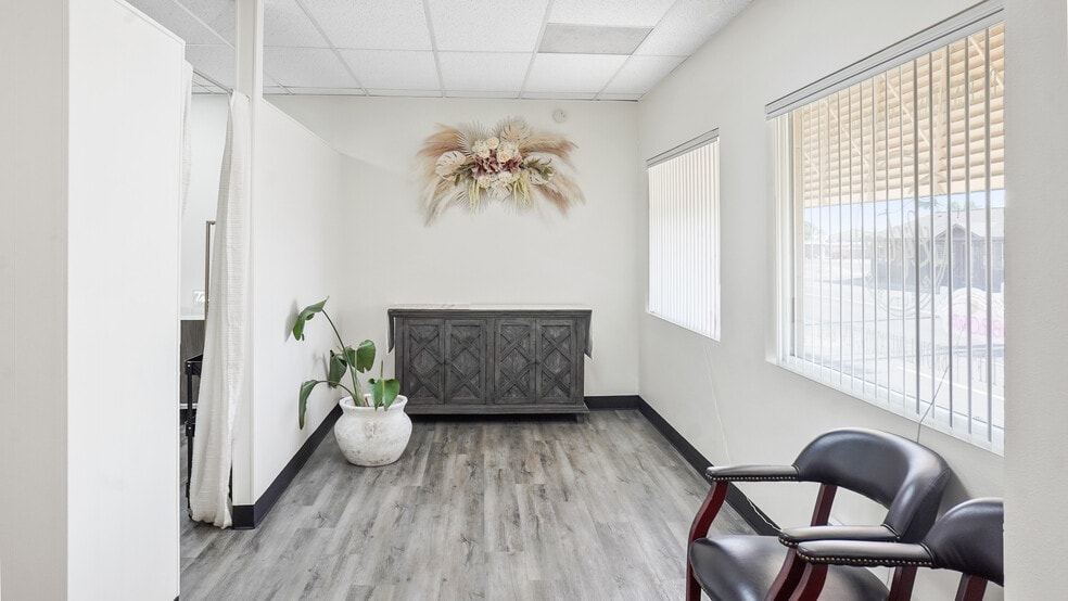 More Photos Of 716 E Main St, Othello Storefront Retail Office For Sale