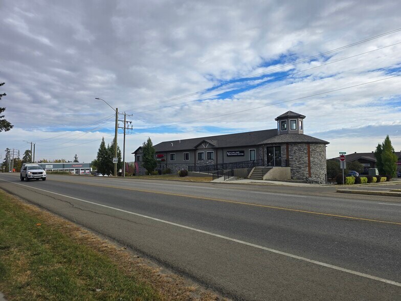 More Photos Of 110 Pelican Pl, Sylvan Lake Office For Sale