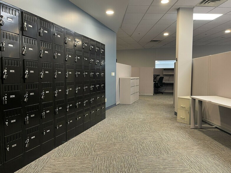 More Photos Of 1615 NW 80th Blvd, Gainesville Office For Sale