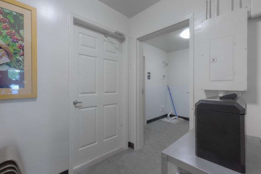 More Photos Of 1220 Biscayne Blvd, Deland Warehouse For Lease