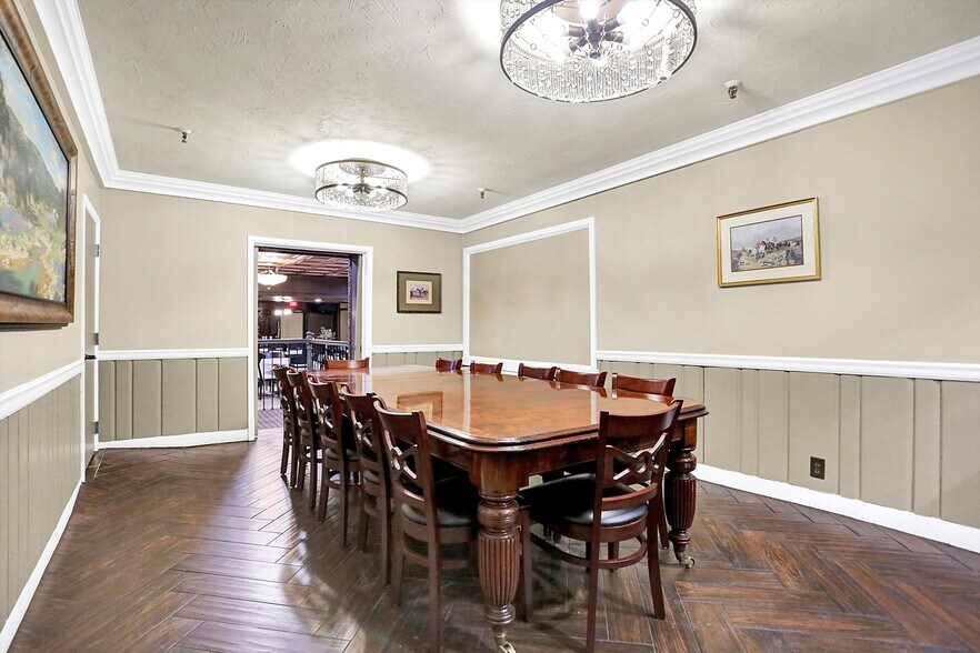 More Photos Of 35 S Main St, Batesville Warehouse For Sale