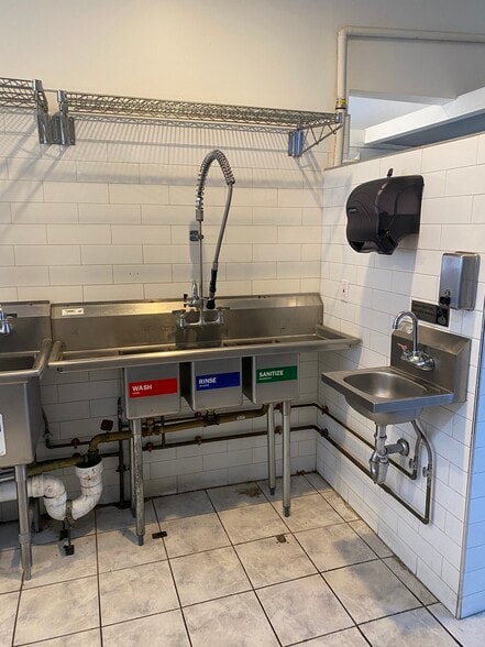More Photos Of 166 Cortlandt St, Tarrytown Restaurant For Lease