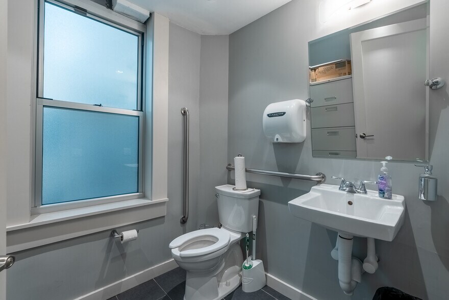 More Photos Of 104-110 E 40th St, New York Medical For Sale