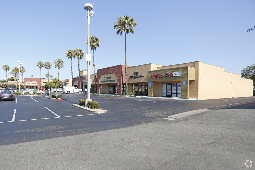 Primary Photo Of 4676-4722 Clairemont Mesa Blvd, San Diego Restaurant For Lease