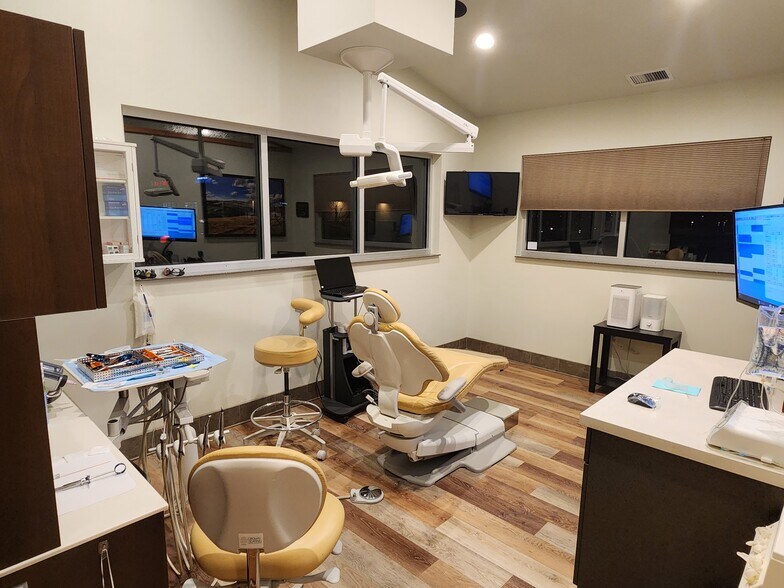 More Photos Of 688 Del Sol Dr, Alamosa Medical For Sale