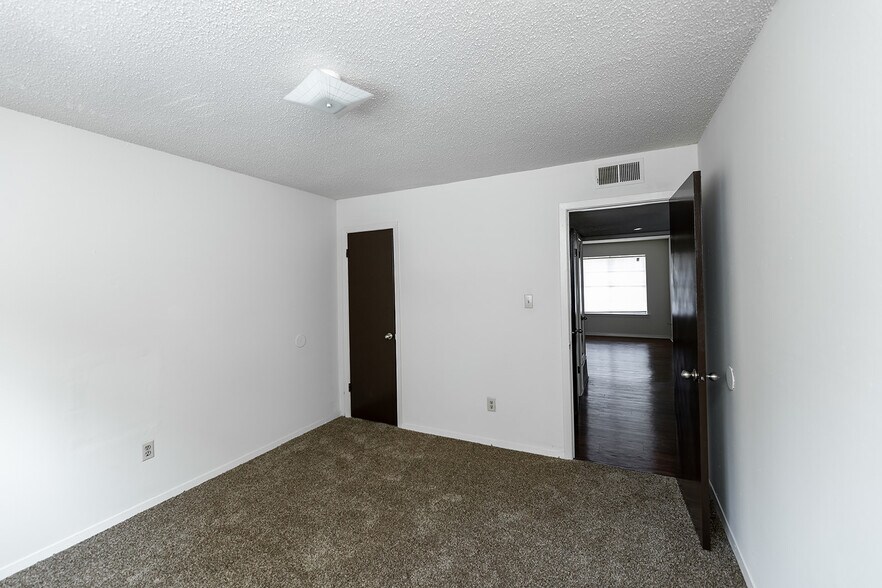 More Photos Of 3417-3443 Spottswood Ave, Memphis Apartments For Sale