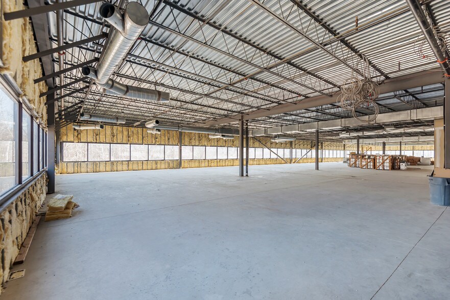 More Photos Of 95 Billerica Ave, North Billerica Light Manufacturing For Lease