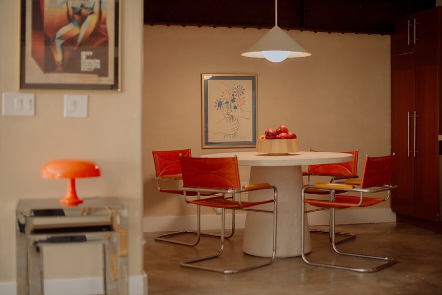 More Photos Of 7494 Santa Monica Blvd, West Hollywood Hotel For Sale