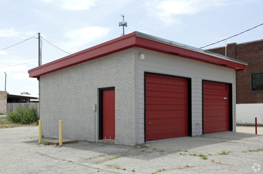 More Photos Of 2204 E 11th St, Tulsa Restaurant For Lease