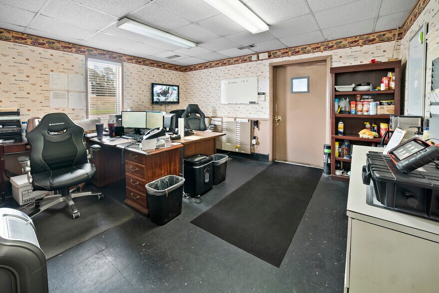 More Photos Of 3237 W Bay St, Savannah Warehouse For Sale
