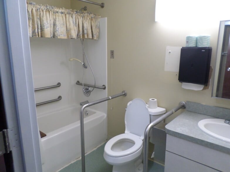 More Photos Of 819 Jefferson Ave, Scranton Assisted Living For Sale