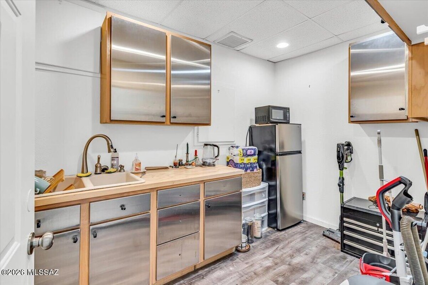 More Photos Of 2561-2563 E Fort Lowell Rd, Tucson Freestanding For Sale