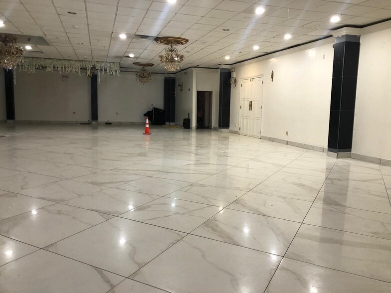 More Photos Of 1363-1372 Utica Ave, Brooklyn Storefront Retail Office For Lease