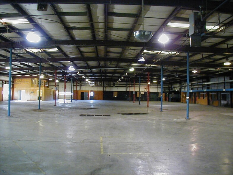 More Photos Of 10379 Jackson River Tpke, Bacova Warehouse For Lease