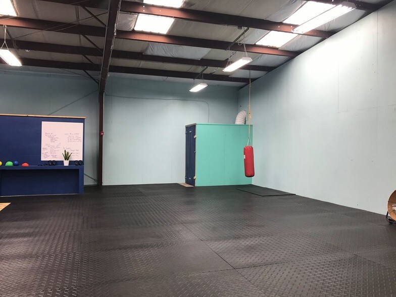 More Photos Of 2385 Corbett St, Jacksonville Warehouse For Lease