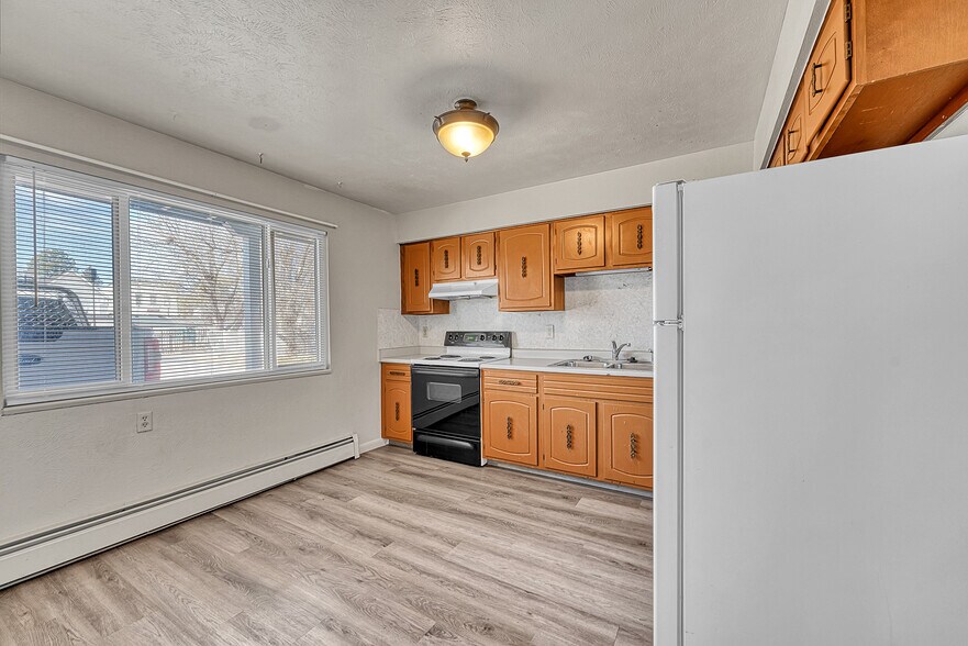 More Photos Of 490 E Elm St, Elizabeth Apartments For Sale