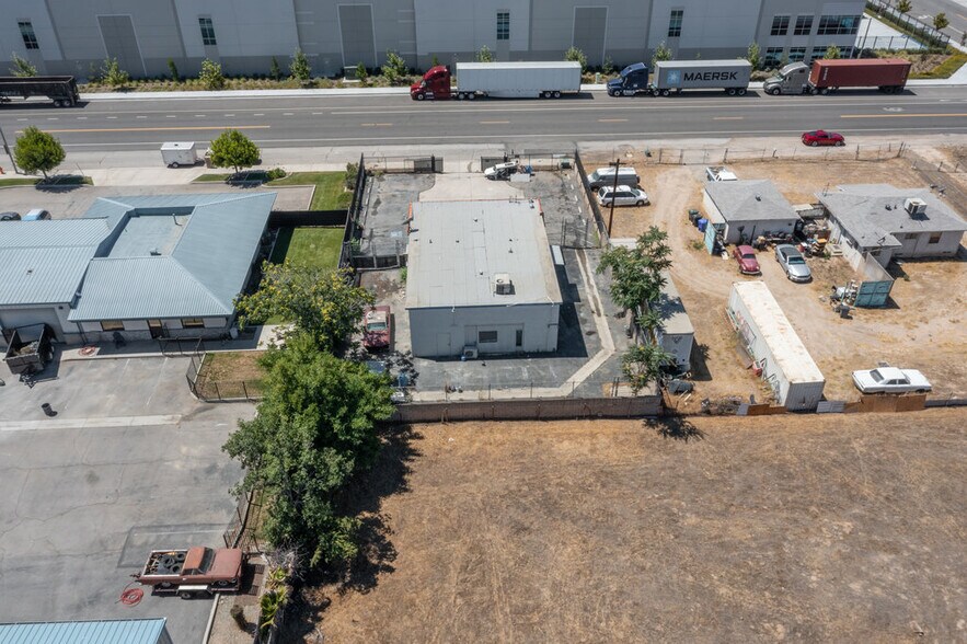 More Photos Of 2436 5th St, Highland Warehouse For Sale