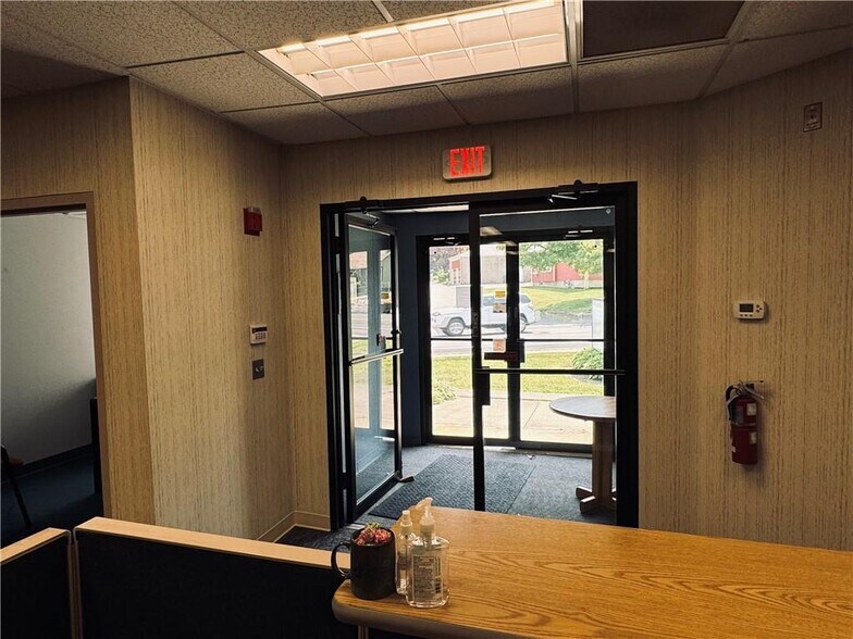 More Photos Of 292 Waterman Ave, Smithfield Office For Sale