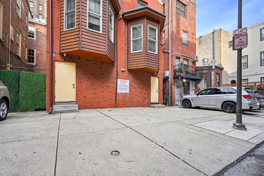 More Photos Of 1710-1712 Locust St, Philadelphia Office Residential For Sale