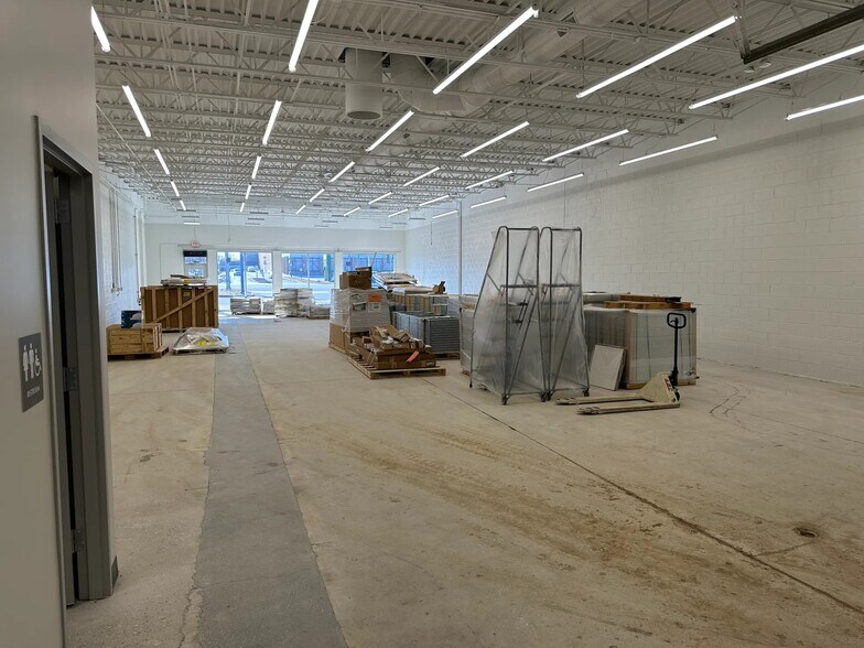 More Photos Of 1130 E Dundee Rd, Palatine Freestanding For Lease