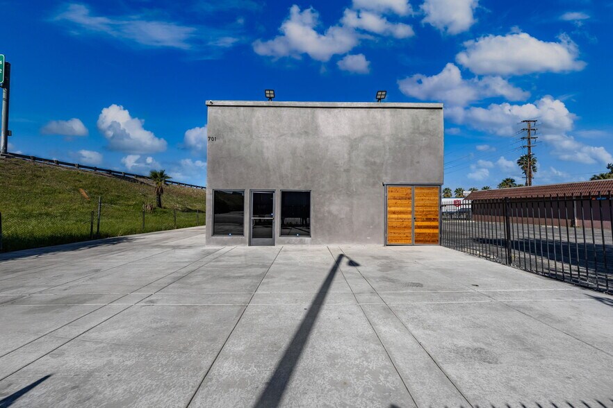 More Photos Of 701 Texas St, Redlands Office For Sale