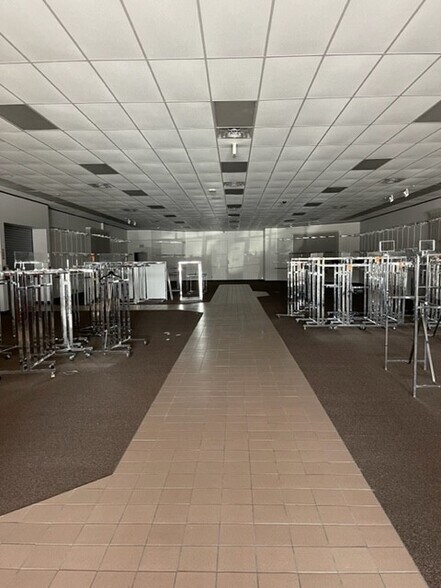 More Photos Of 6433 Highway 182 E, Morgan City Storefront For Lease