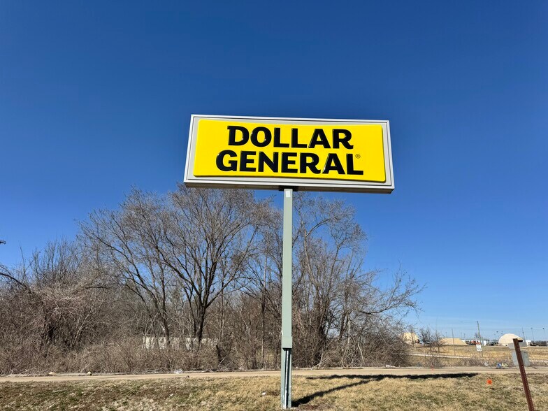 More Photos Of 607 NE 23 Hwy, Knob Noster Freestanding For Sale