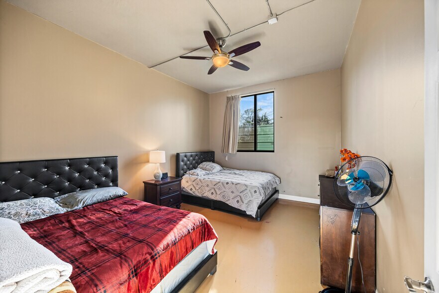 More Photos Of 4015 Luell St, Houston Specialty For Sale