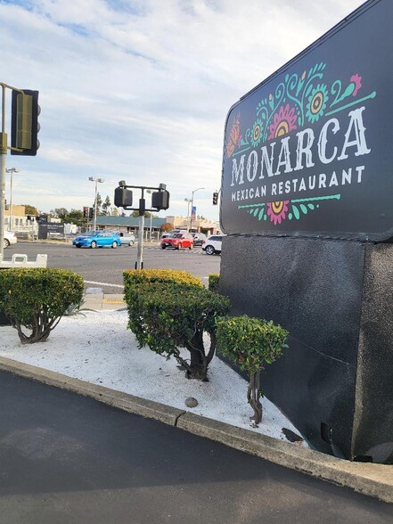 More Photos Of 2107 Fulton Ave, Sacramento Restaurant For Sale