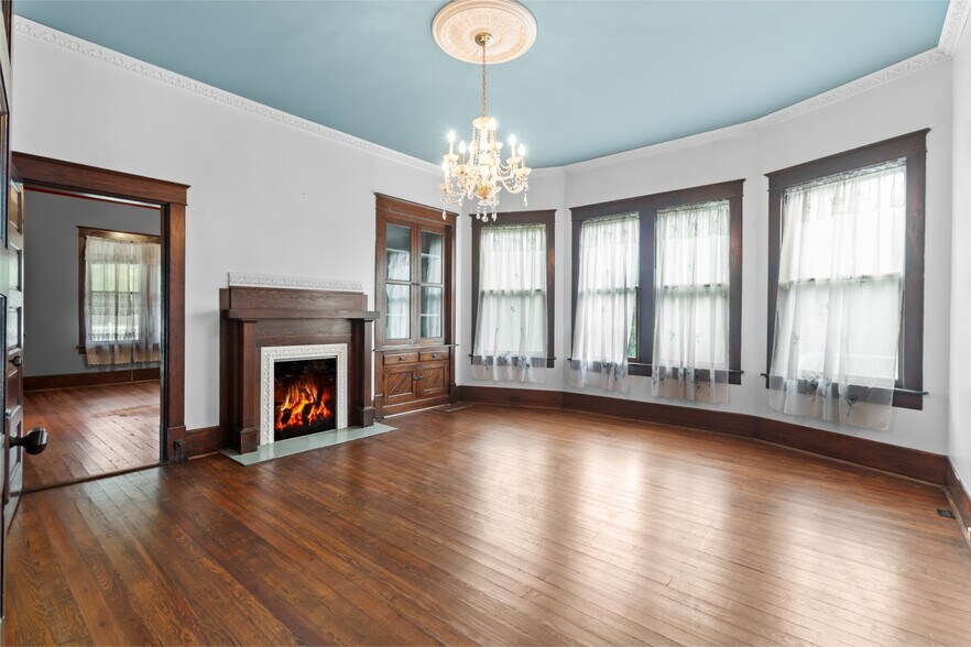 More Photos Of 300 Maple St, Smyrna Restaurant For Sale