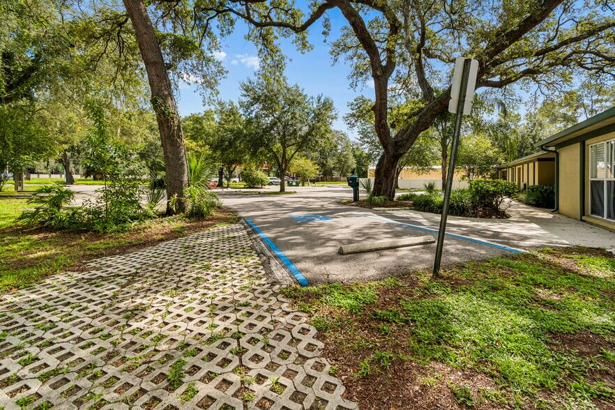 More Photos Of 4001 Skipper Rd, Tampa Schools For Sale