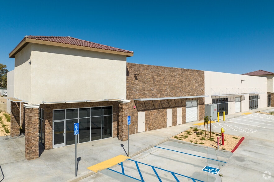 More Photos Of 17380 Darwin Ave, Hesperia Unknown For Lease