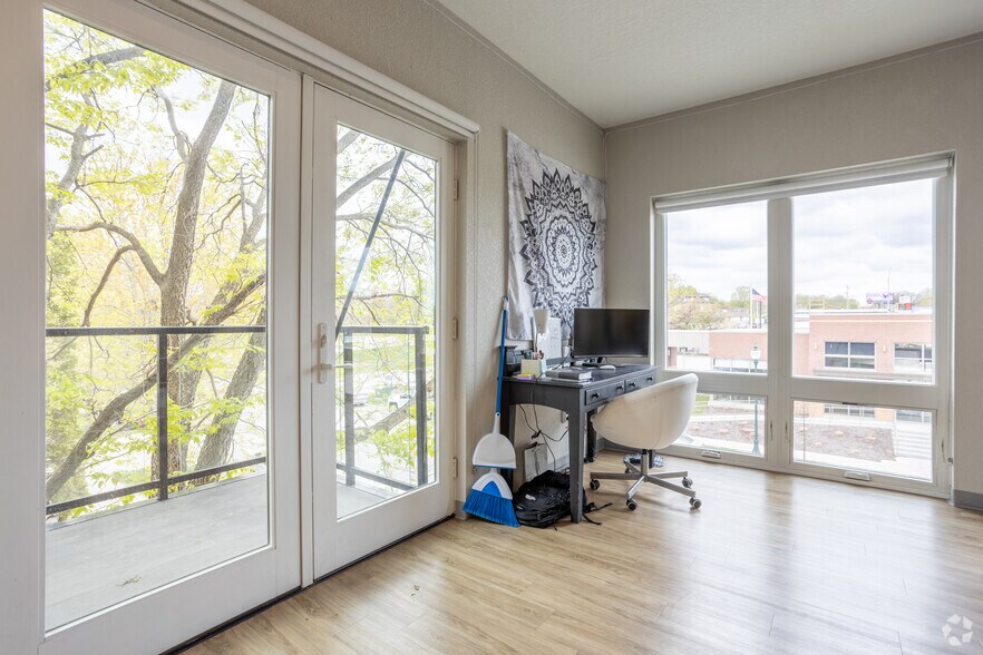 More Photos Of 200 W 1st St, Cedar Falls Apartments For Lease