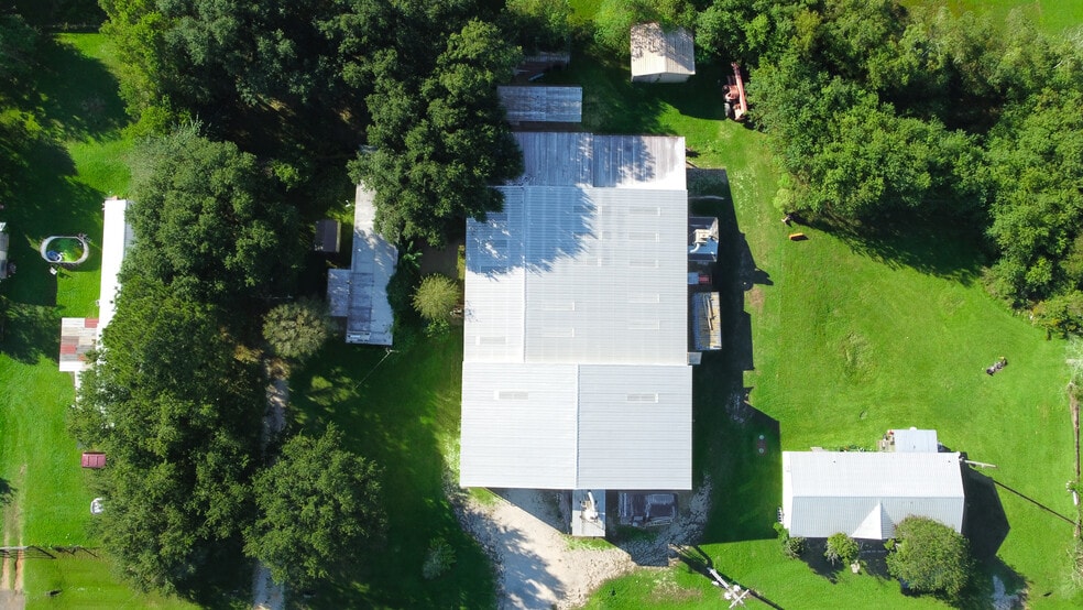 More Photos Of 7800 County Road 24, Fairhope Showroom For Sale