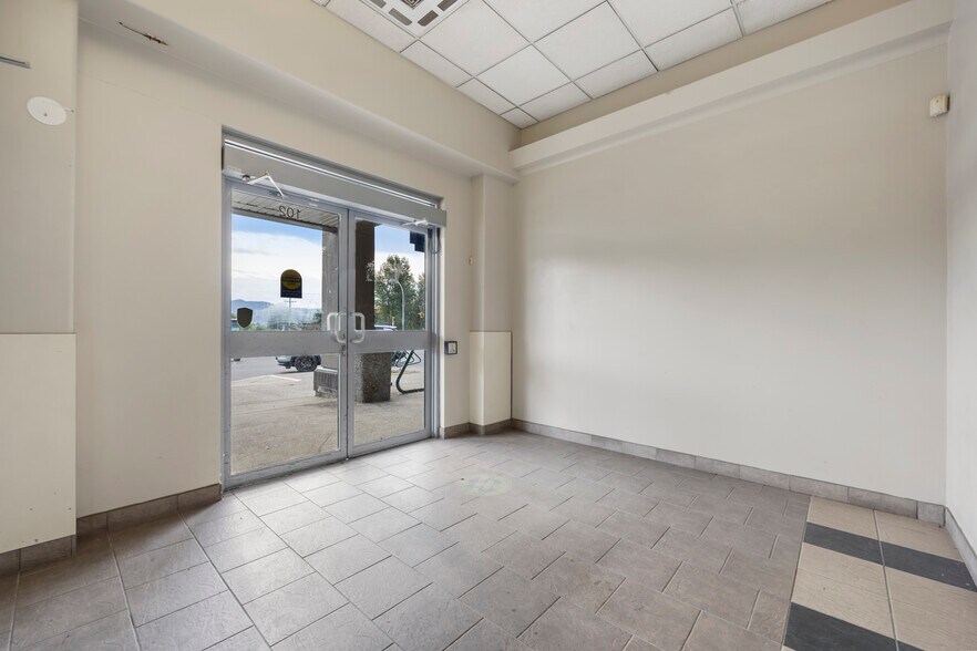 More Photos Of 32423 Lougheed Hwy, Mission Bank For Lease