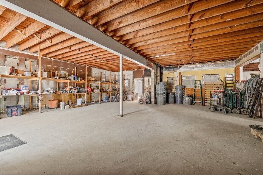 More Photos Of 7900 Blind Pass Rd, Saint Petersburg Freestanding For Sale