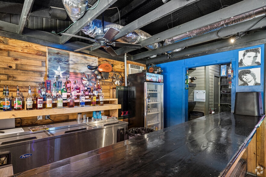 More Photos Of 1450 FM 279, Ben Wheeler Restaurant For Sale