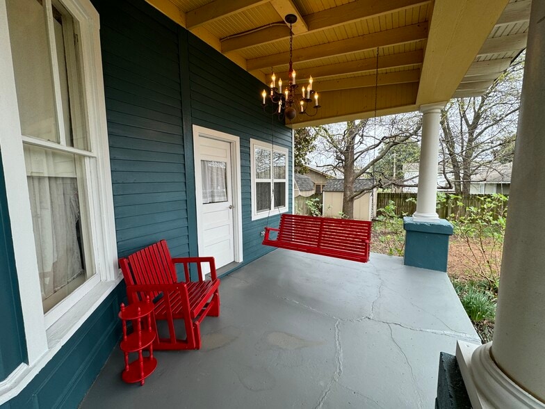 More Photos Of 224 W Chickasaw St, Tahlequah Hospitality For Sale